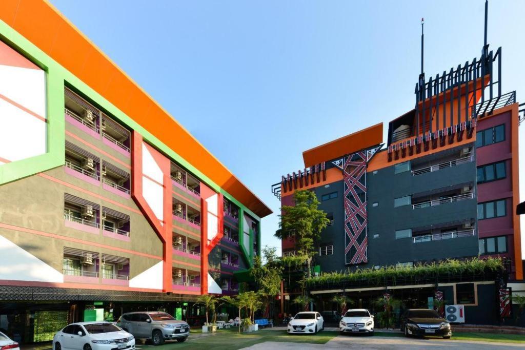 The Breton Hotel Media Bangkok Buitenkant foto