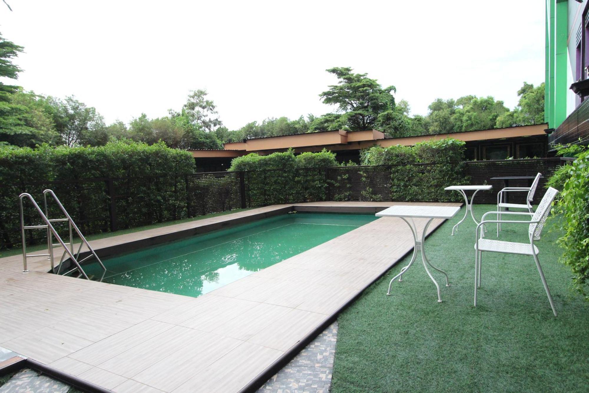 The Breton Hotel Media Bangkok Buitenkant foto