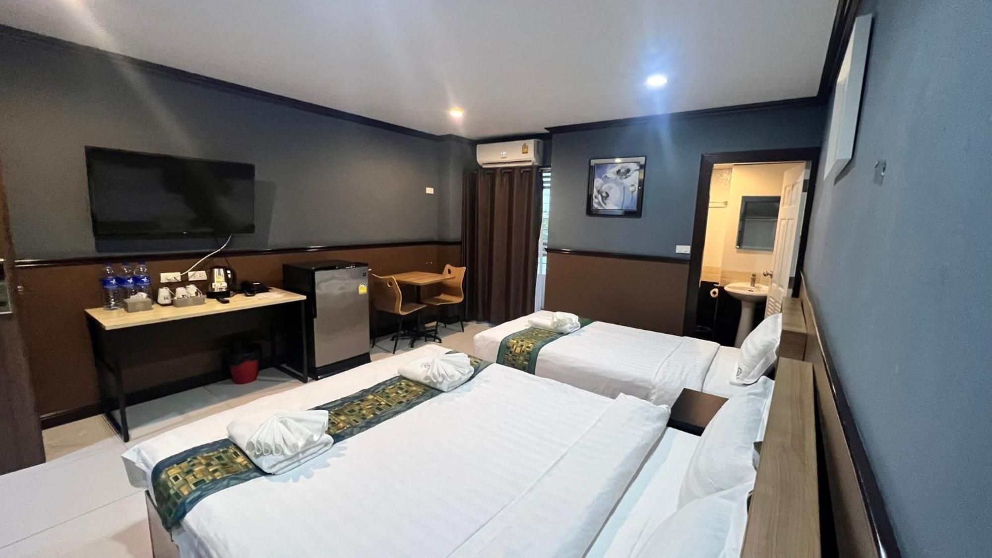The Breton Hotel Media Bangkok Buitenkant foto
