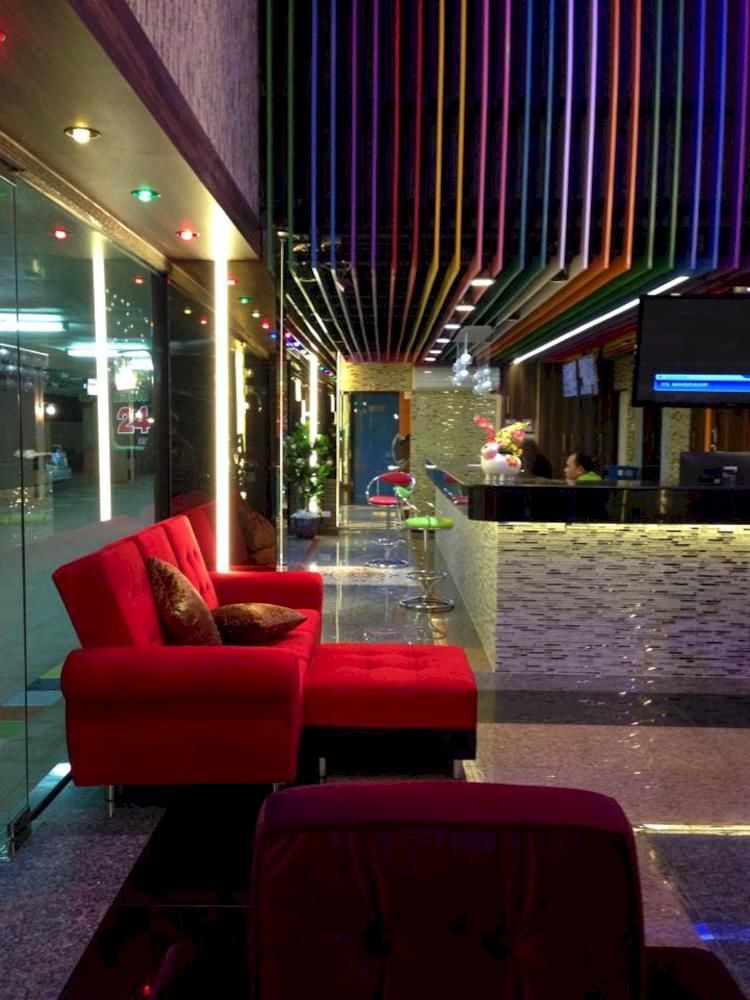 The Breton Hotel Media Bangkok Buitenkant foto