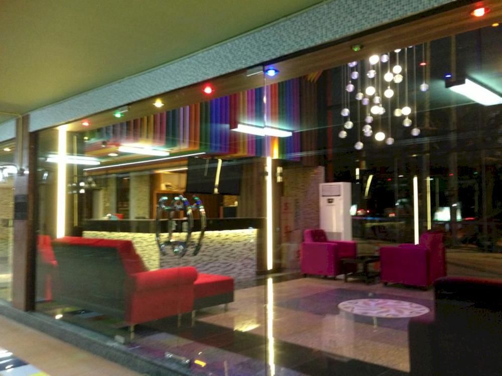 The Breton Hotel Media Bangkok Buitenkant foto