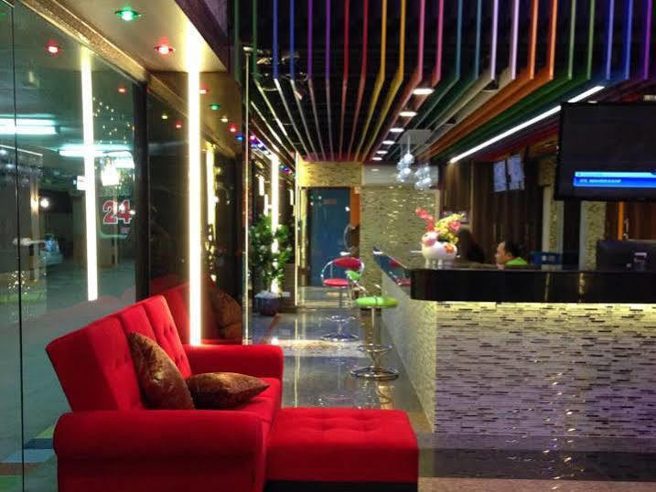 The Breton Hotel Media Bangkok Buitenkant foto